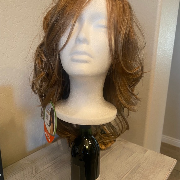 Model Model Synthetic Wig. TP 27/613 Rich Color Medium Wavy Curl Length. No Lace - Picture 11 of 11